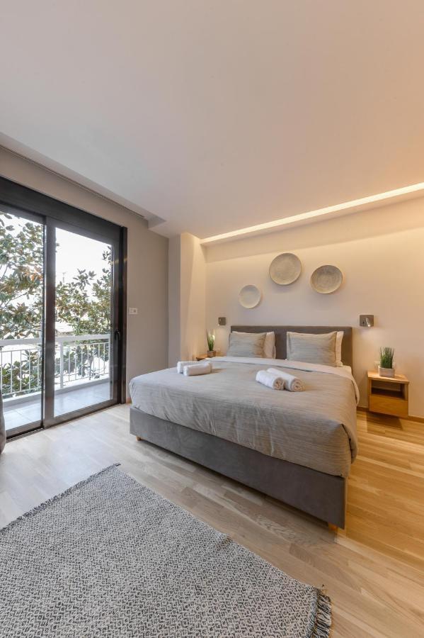 Magnolia City Suite Patras Bagian luar foto